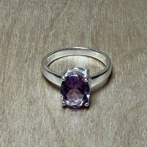 Elegant 925‎ Sterling Silver Amethyst Ring
